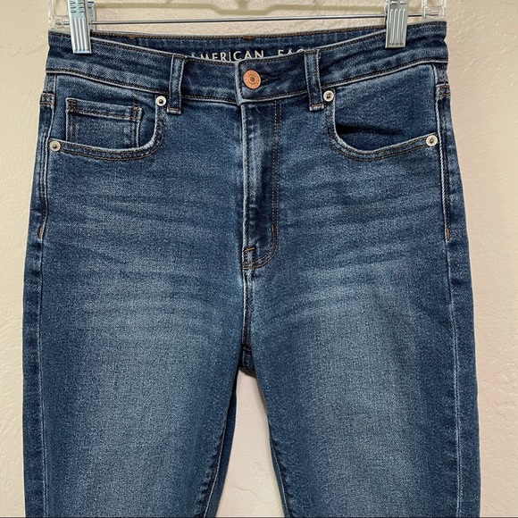 American Eagle High Rise Distressed Mom Jeans - 2 - Picture 5 of 16